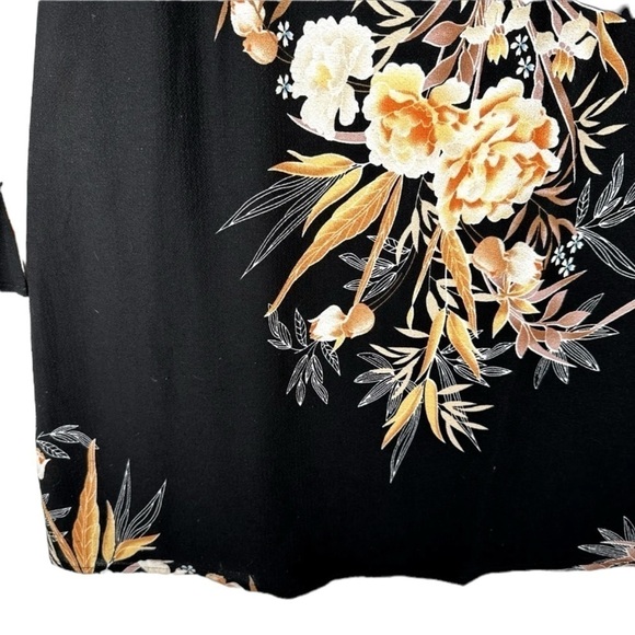 🌸 3/$15 Selfie Leslie Black Floral Lined Crepe Bell Sleeve Mini Dress Large - Picture 5 of 8